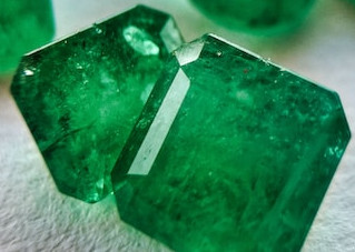 hakra-coeur-mineral-vert-emeraude